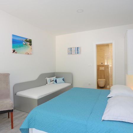 Apartments By The Sea Brela, Makarska - 6688 חדר תמונה
