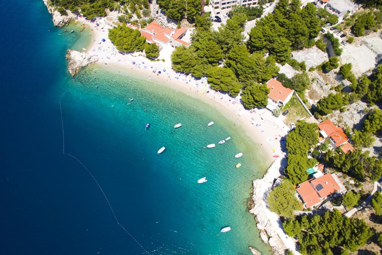 Apartments By The Sea Brela, Makarska - 6688 מראה חיצוני תמונה