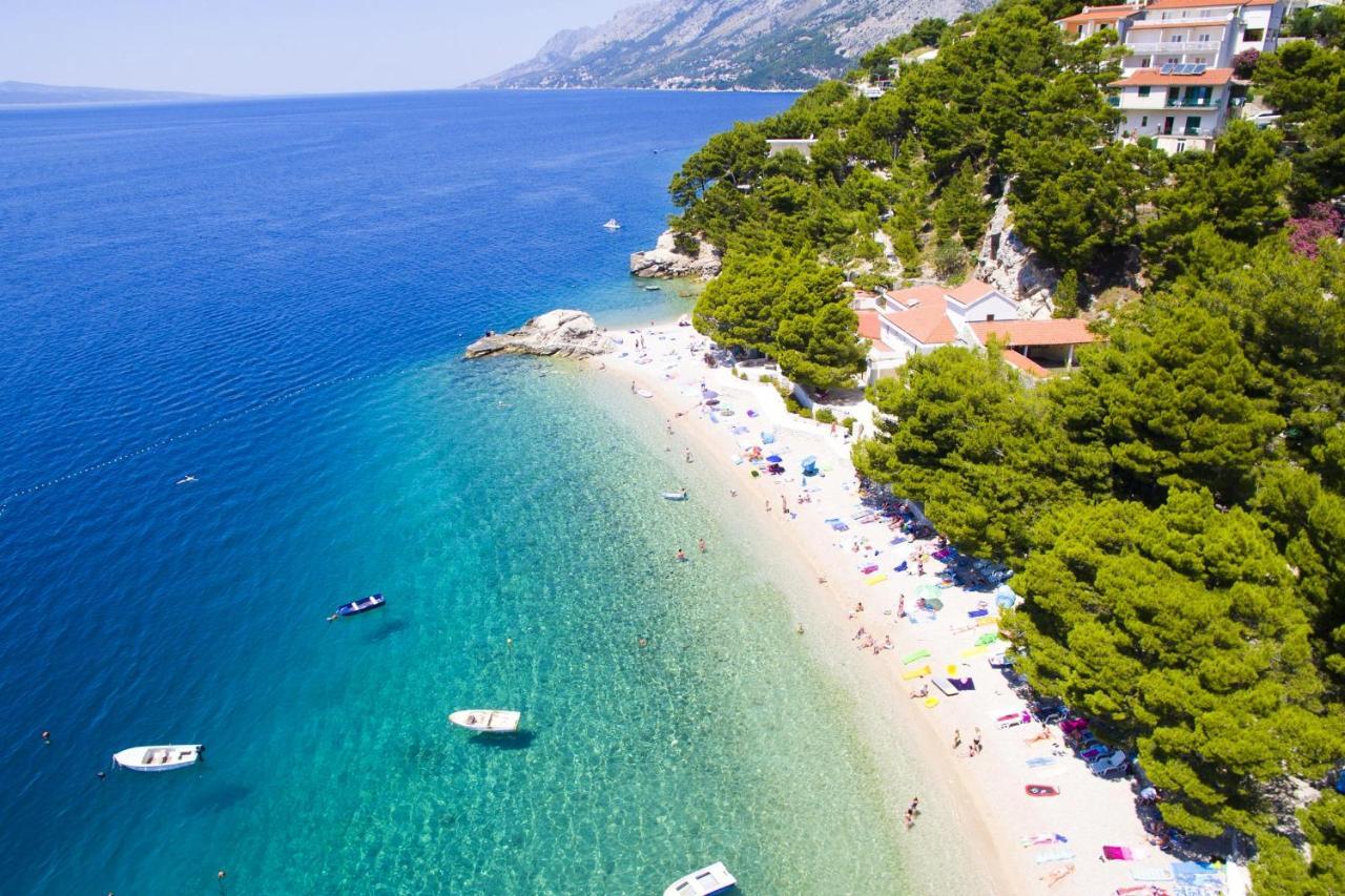 Apartments By The Sea Brela, Makarska - 6688 מראה חיצוני תמונה