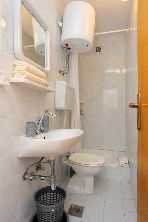 Apartments By The Sea Brela, Makarska - 6688 מראה חיצוני תמונה