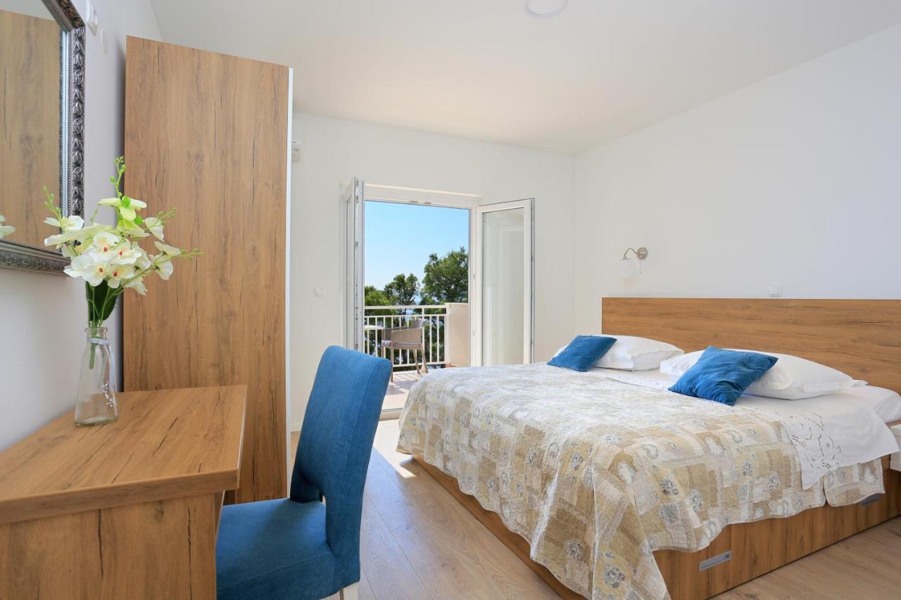 Apartments By The Sea Brela, Makarska - 6688 מראה חיצוני תמונה