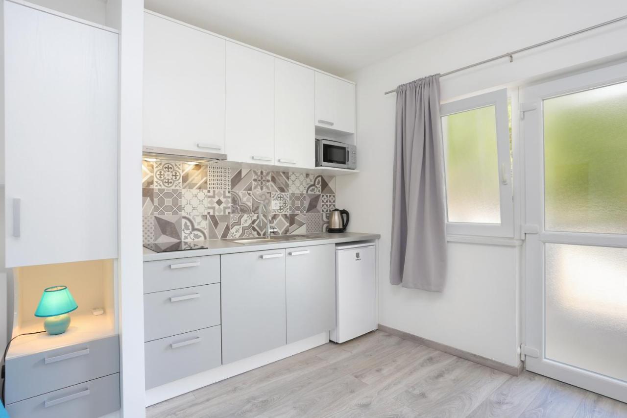 Apartments By The Sea Brela, Makarska - 6688 מראה חיצוני תמונה
