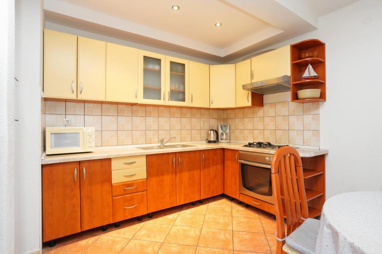 Apartments By The Sea Brela, Makarska - 6688 מראה חיצוני תמונה