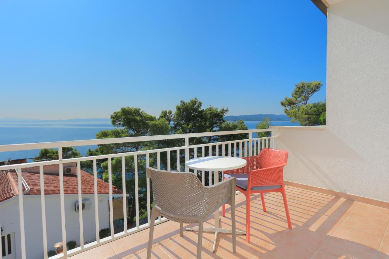 Apartments By The Sea Brela, Makarska - 6688 מראה חיצוני תמונה