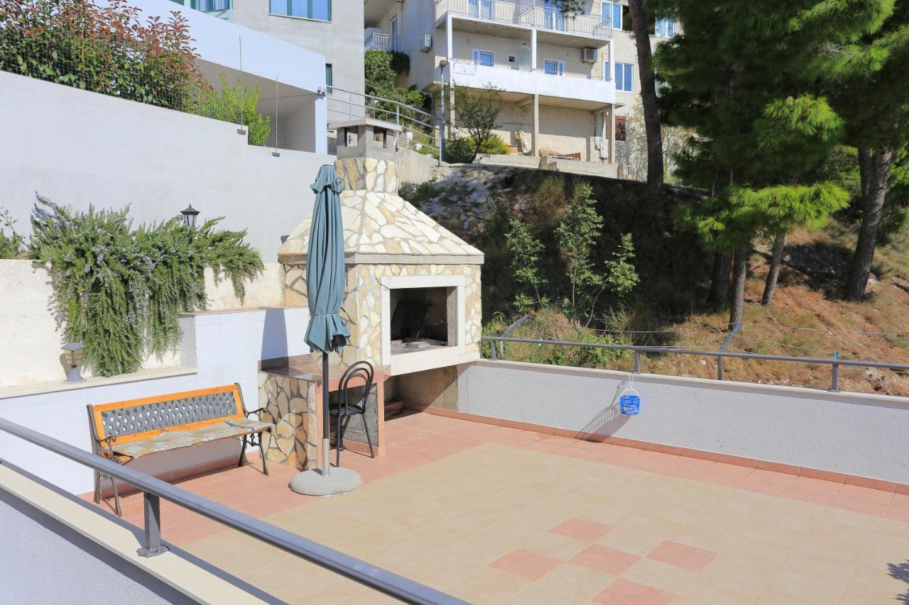 Apartments By The Sea Brela, Makarska - 6688 מראה חיצוני תמונה