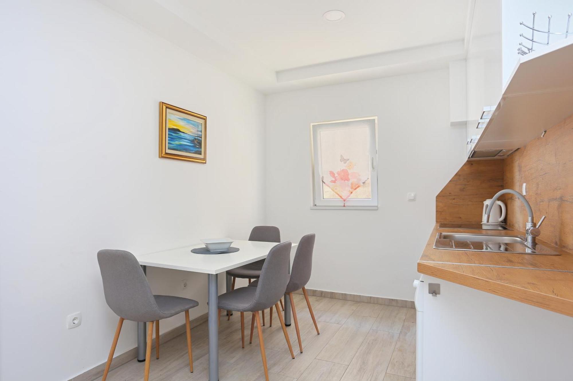 Apartments By The Sea Brela, Makarska - 6688 חדר תמונה